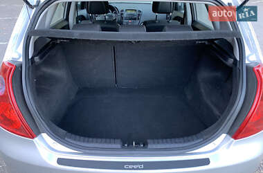 Хэтчбек Kia Ceed 2007 в 