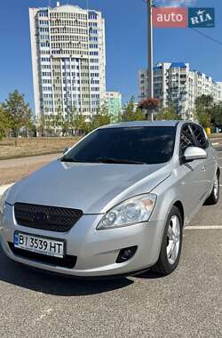 Хэтчбек Kia Ceed 2008 в Кременчуге