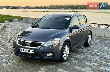 Хетчбек Kia Ceed 2010 в Києві
