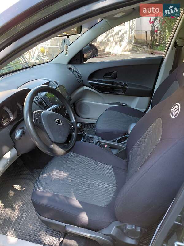 Хэтчбек Kia Ceed 2007 в Чернигове