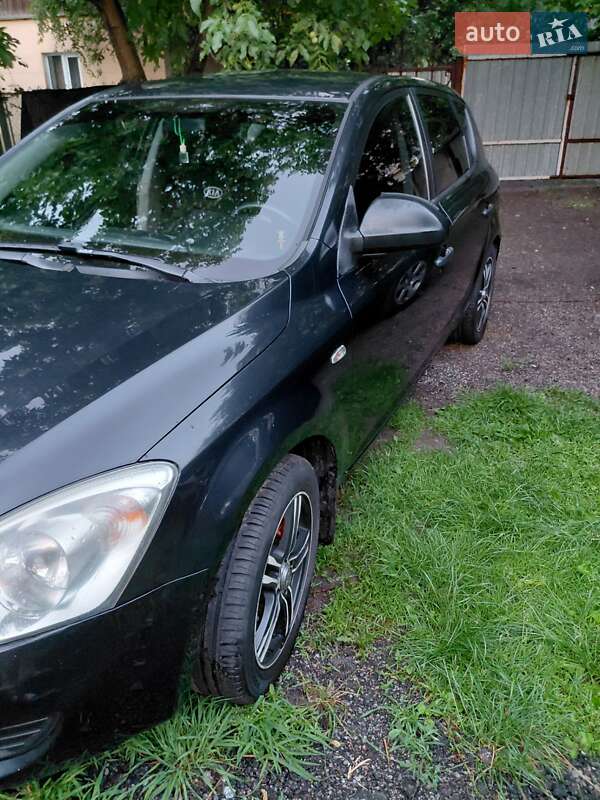 Хэтчбек Kia Ceed 2007 в Чернигове