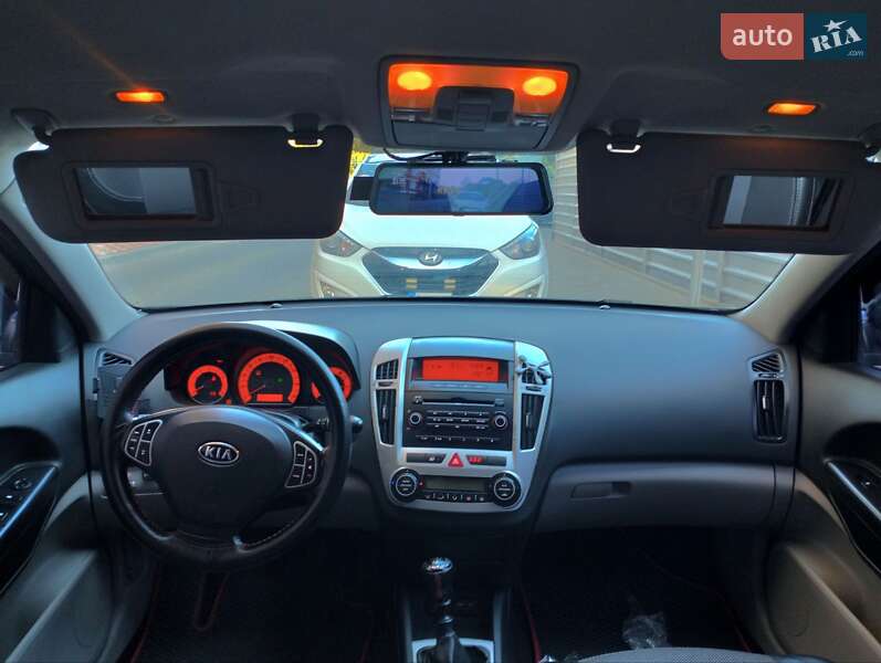 Хэтчбек Kia Ceed 2008 в Одессе