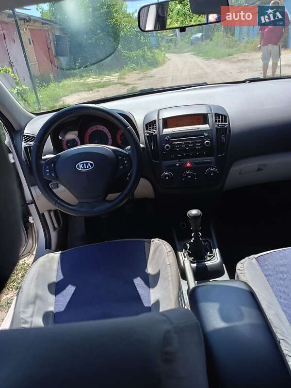 Хэтчбек Kia Ceed 2008 в Кропивницком