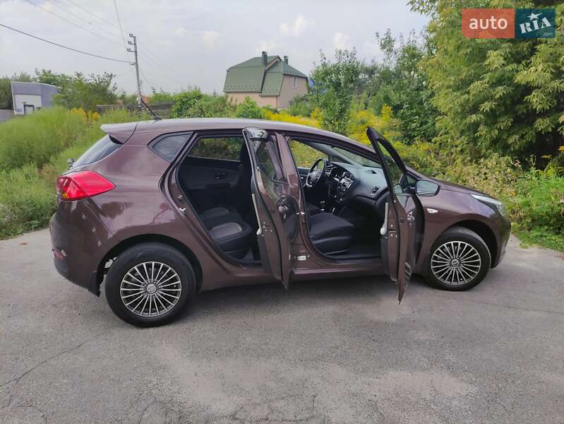 Хэтчбек Kia Ceed 2013 в Киеве