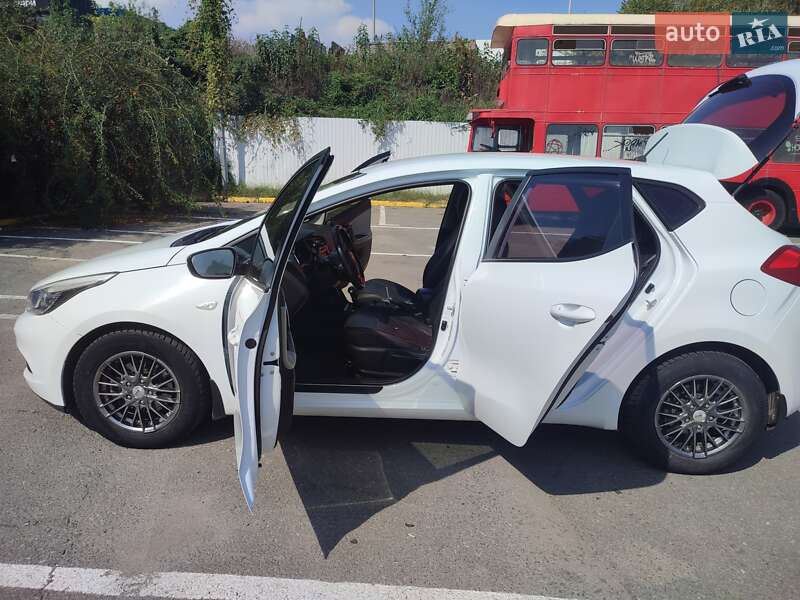 Хэтчбек Kia Ceed 2012 в Ужгороде фото 19 Хэтчбек Kia Ceed 2012 в Ужгороде