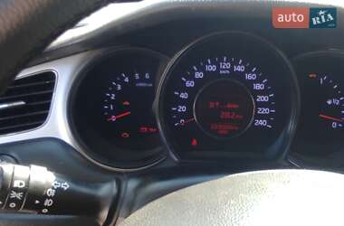 Хэтчбек Kia Ceed 2015 в 