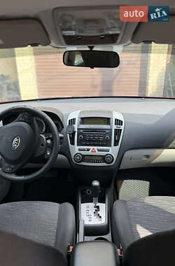 Хэтчбек Kia Ceed 2007 в 