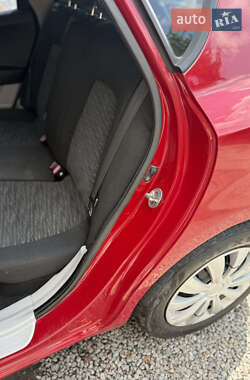 Хэтчбек Kia Ceed 2007 в 