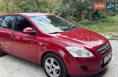 Хэтчбек Kia Ceed 2008 в 