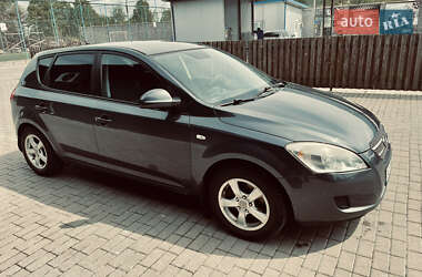 Хэтчбек Kia Ceed 2009 в Львове
