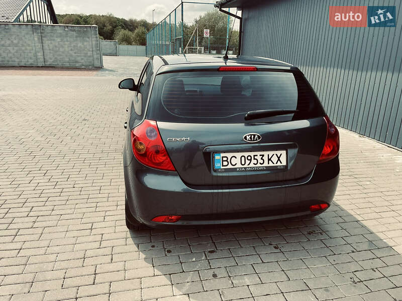 Хэтчбек Kia Ceed 2009 в Львове