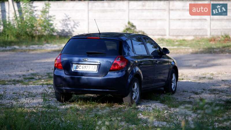 Хэтчбек Kia Ceed 2007 в Новояворовске