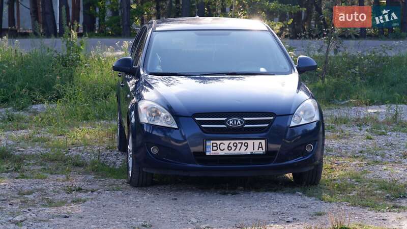 Хэтчбек Kia Ceed 2007 в Новояворовске