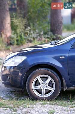 Хэтчбек Kia Ceed 2007 в Новояворовске
