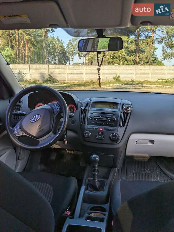 Хэтчбек Kia Ceed 2007 в Новояворовске