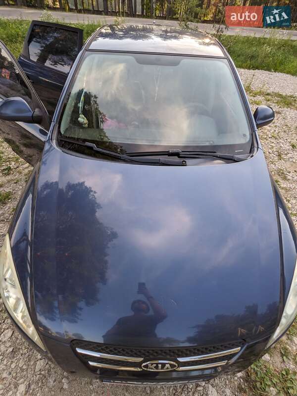 Хэтчбек Kia Ceed 2007 в Новояворовске