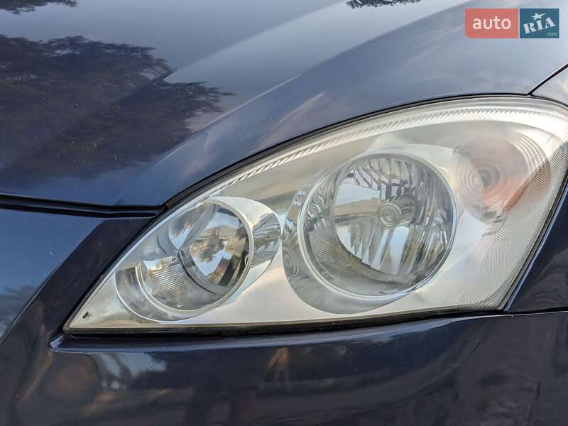 Хэтчбек Kia Ceed 2007 в Новояворовске