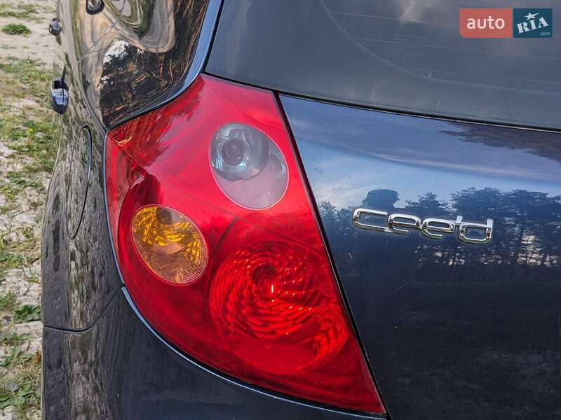 Хэтчбек Kia Ceed 2007 в Новояворовске