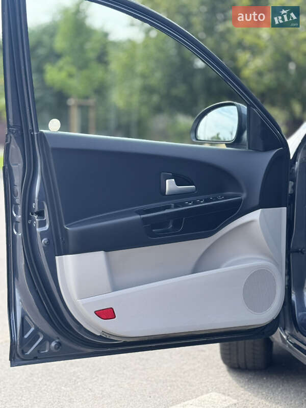 Универсал Kia Ceed 2008 в Запорожье