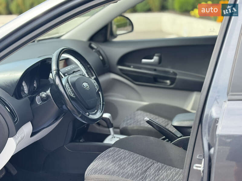 Универсал Kia Ceed 2008 в Запорожье