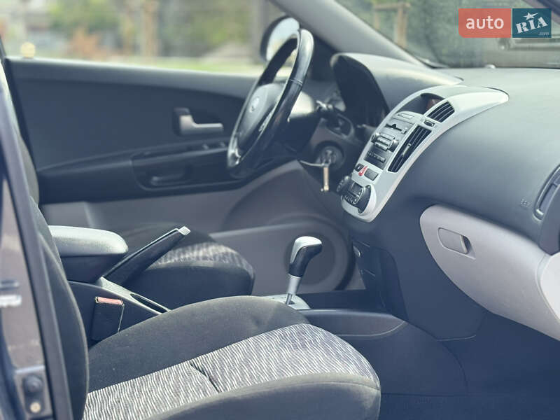 Универсал Kia Ceed 2008 в Запорожье