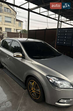 Хетчбек Kia Ceed 2010 в Одесі