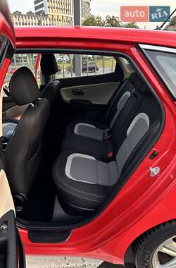 Хэтчбек Kia Ceed 2017 в 