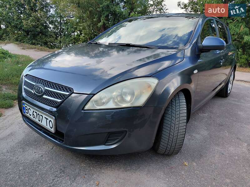 Хетчбек Kia Ceed 2008 в Києві фото 9 Хетчбек Kia Ceed 2008 в Києві