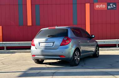 Хэтчбек Kia Ceed 2007 в 
