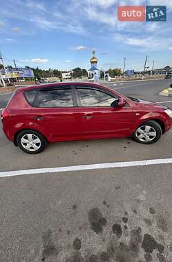 Хэтчбек Kia Ceed 2007 в 