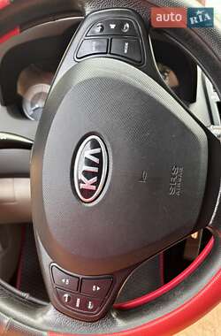 Хэтчбек Kia Ceed 2007 в 