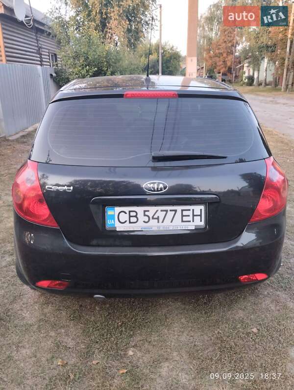 Хэтчбек Kia Ceed 2007 в Сновске