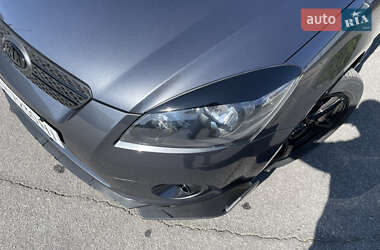 Хэтчбек Kia Ceed 2010 в 