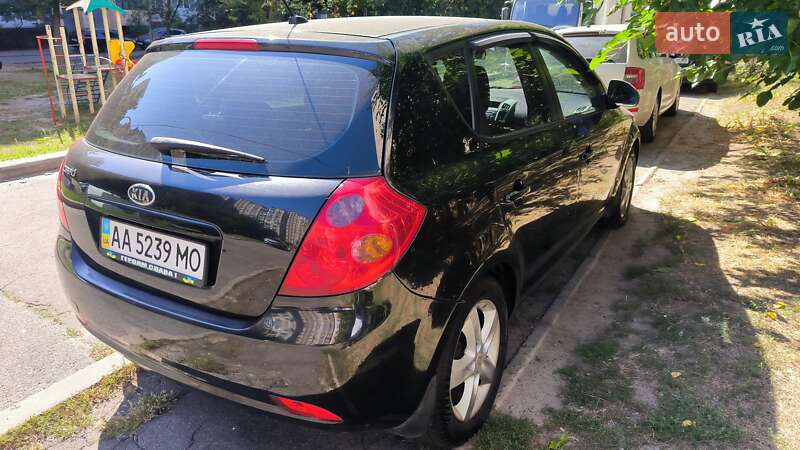 Хэтчбек Kia Ceed 2008 в Киеве