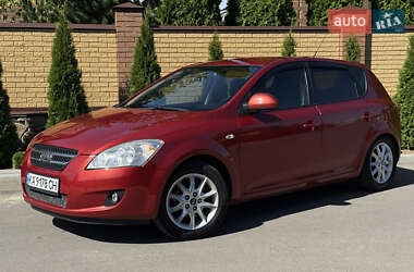 Хэтчбек Kia Ceed 2008 в 