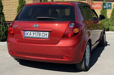 Хэтчбек Kia Ceed 2008 в 