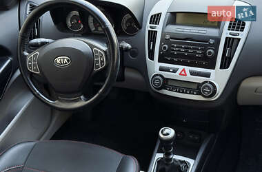 Хэтчбек Kia Ceed 2008 в 