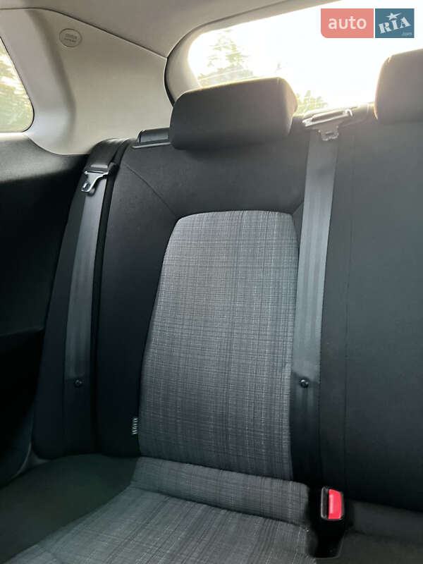 Хетчбек Kia Ceed 2011 в Києві фото 12 Хетчбек Kia Ceed 2011 в Києві