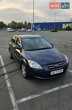 Хетчбек Kia Ceed 2008 в Дніпрі