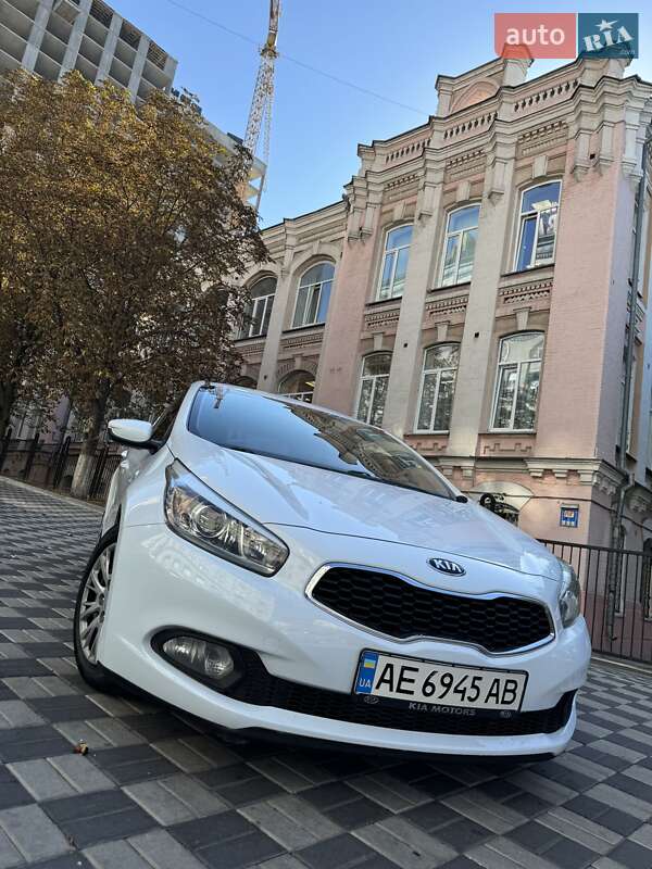 Хэтчбек Kia Ceed 2013 в Киеве