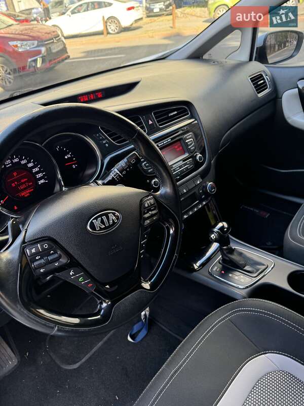 Хэтчбек Kia Ceed 2013 в Киеве