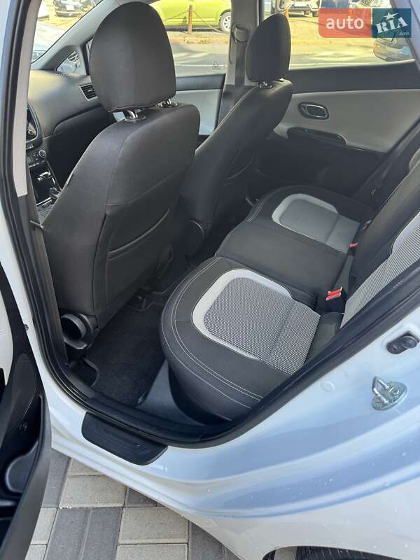 Хэтчбек Kia Ceed 2013 в Киеве