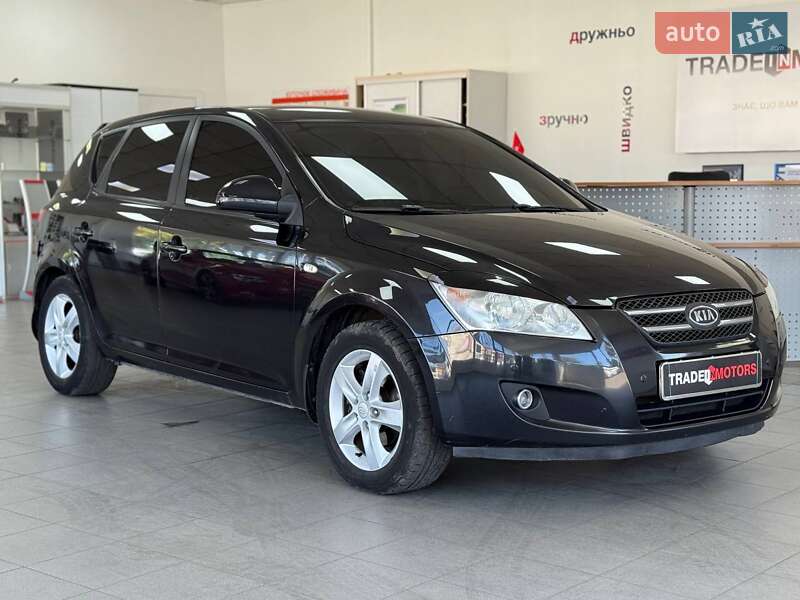 Хэтчбек Kia Ceed 2008 в Киеве