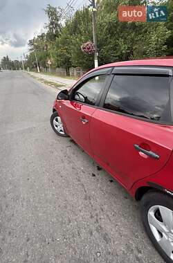 Хэтчбек Kia Ceed 2007 в 