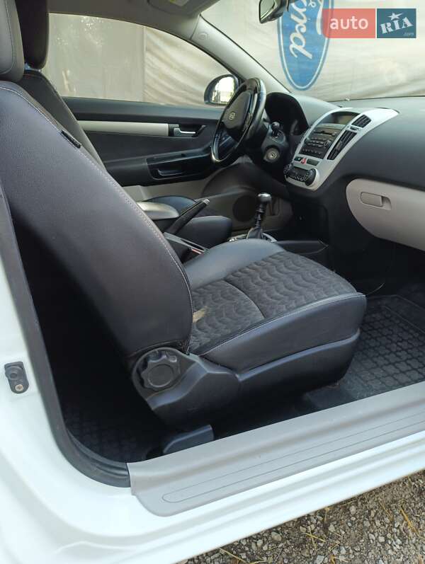 Хэтчбек Kia Ceed 2008 в Днепре