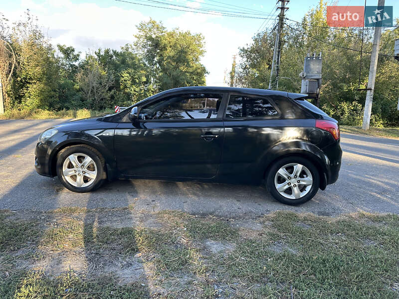 Хэтчбек Kia Ceed 2008 в Киеве
