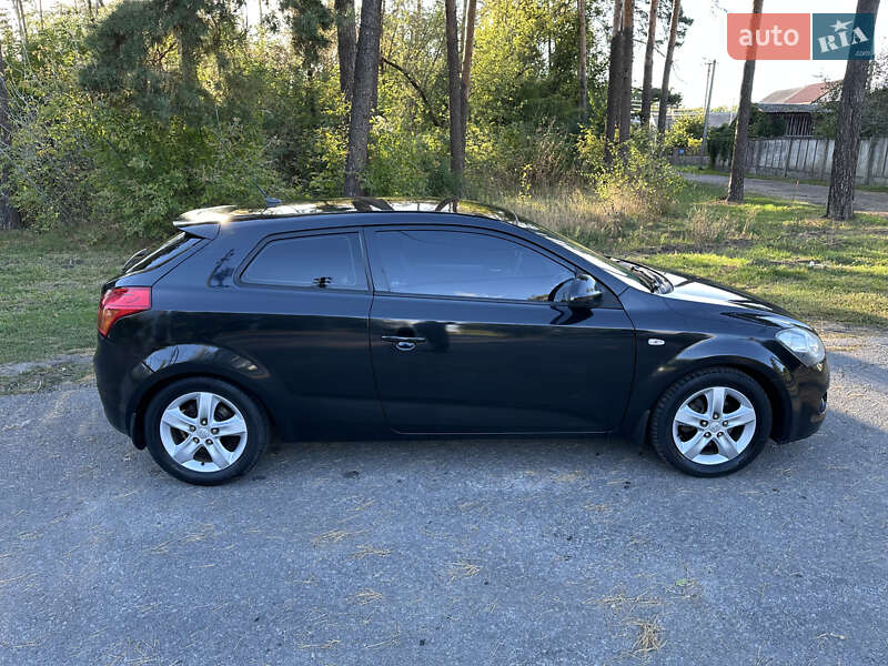 Хэтчбек Kia Ceed 2008 в Киеве