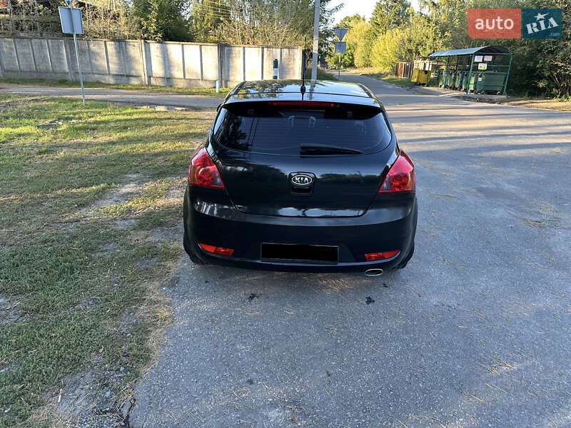 Хэтчбек Kia Ceed 2008 в Киеве