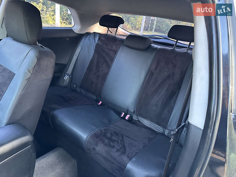 Хэтчбек Kia Ceed 2008 в Киеве