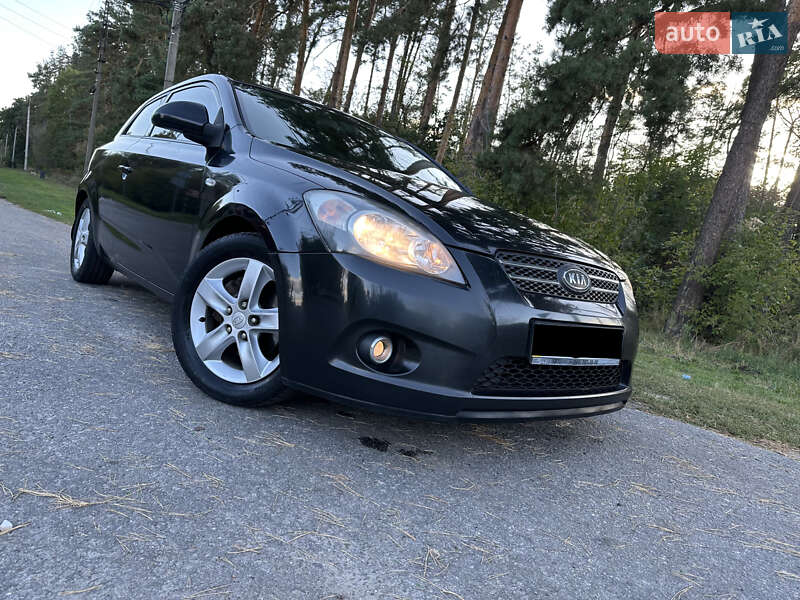 Хэтчбек Kia Ceed 2008 в Киеве